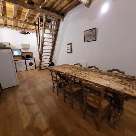 De La Ferme De La Comte *